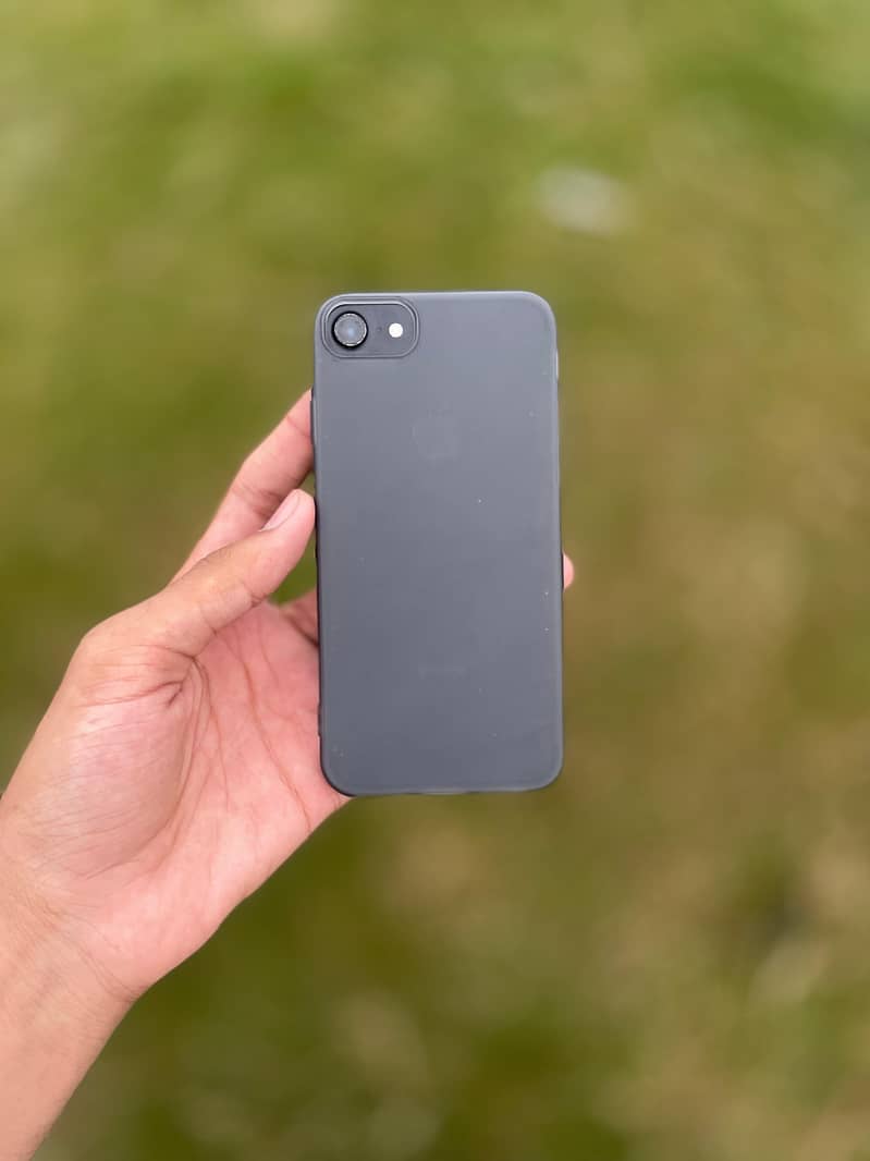 Apple iPhone 7 2