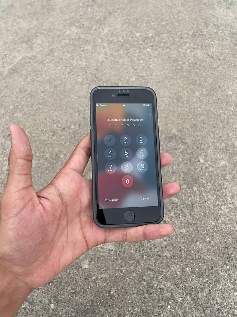 Apple iPhone 7 3