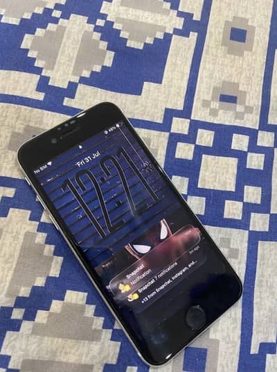 Apple iPhone SE