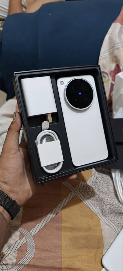vivo x500 pro max|16+32, 512GB| sim working| complete box | warranty