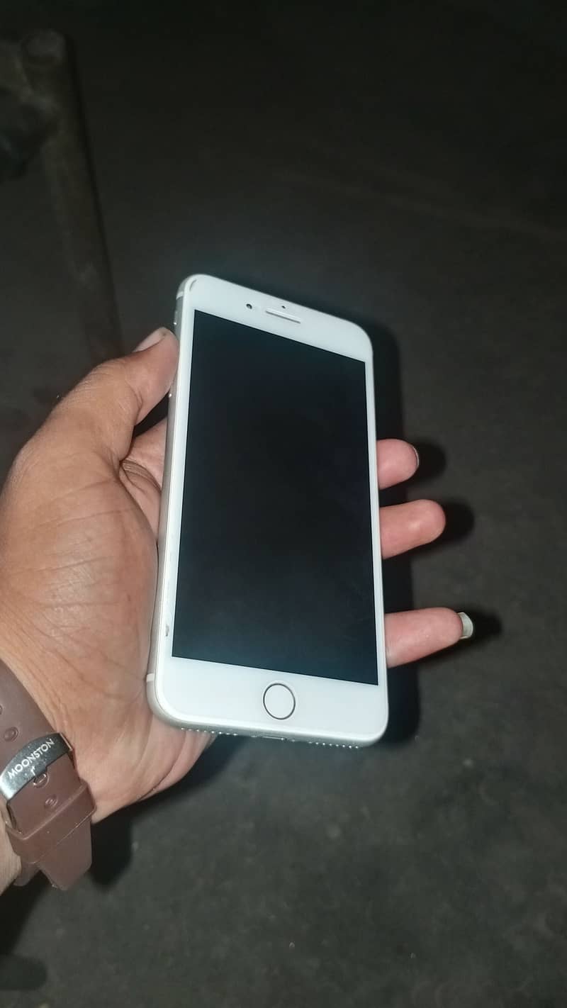 Apple iPhone 8 Plus 0