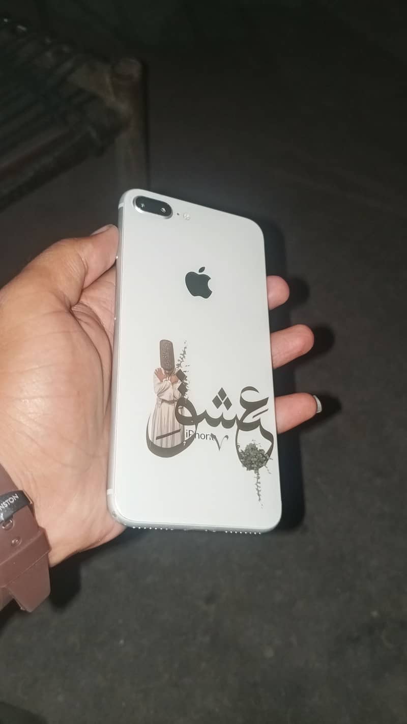 Apple iPhone 8 Plus 1