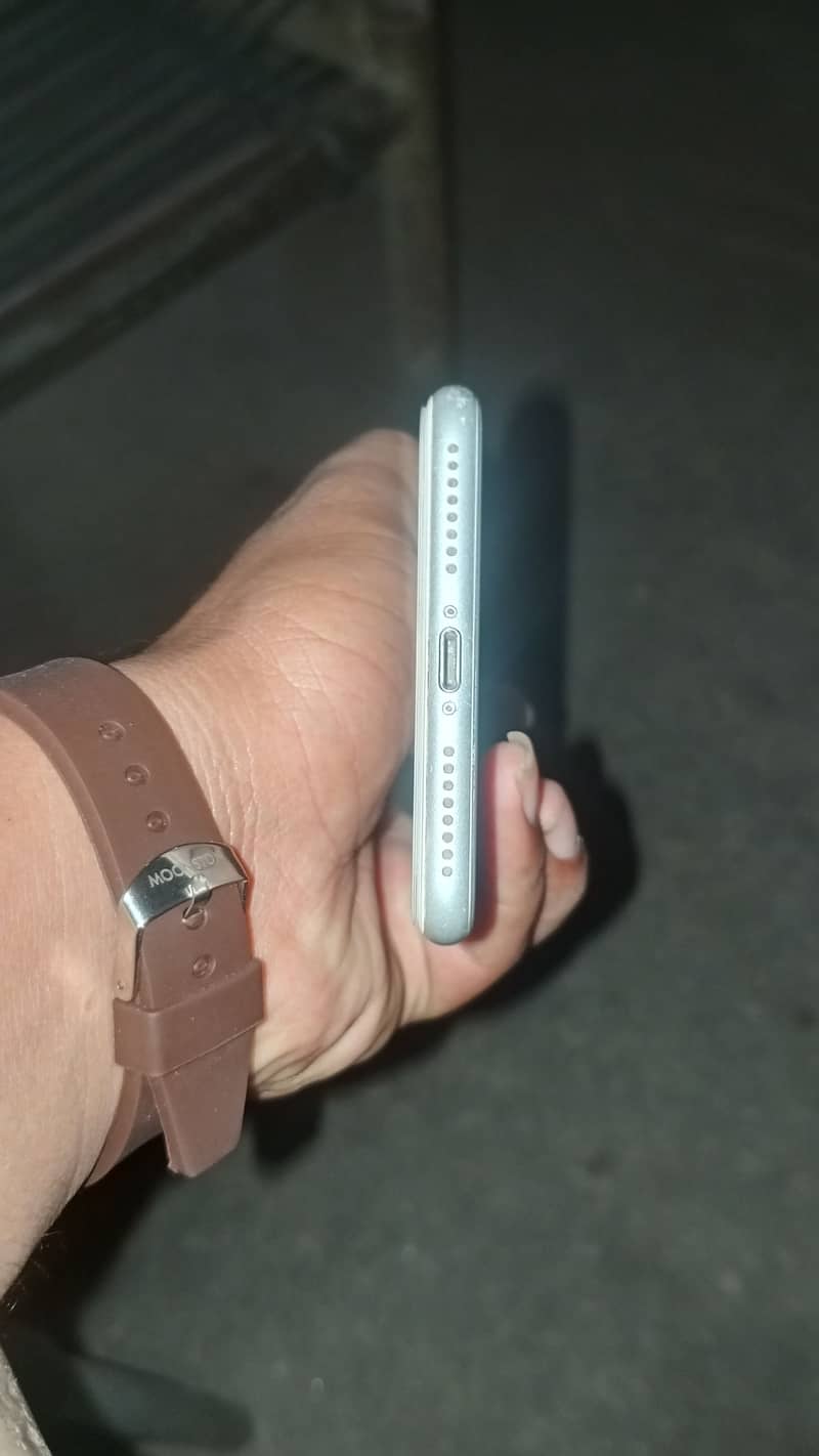 Apple iPhone 8 Plus 2