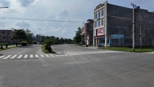10 Marla Facing park Plot For Sale In Bismillah Housing Scheme