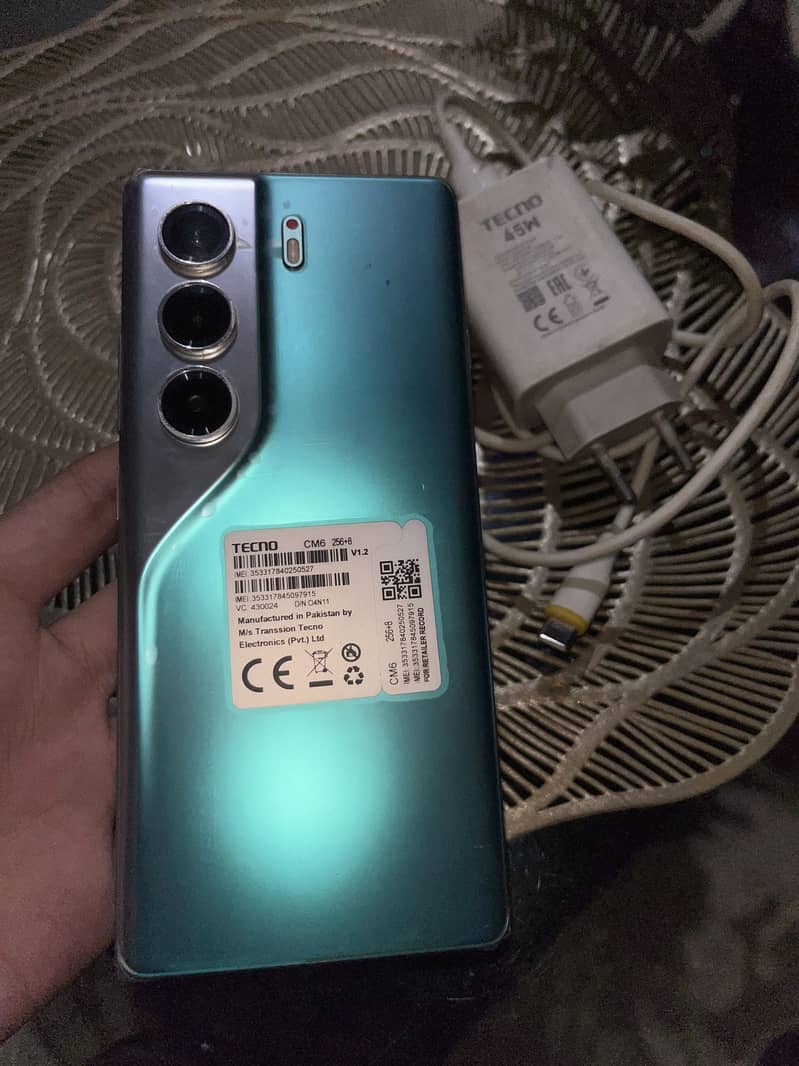 Tecno CAMON 40 Pro 1