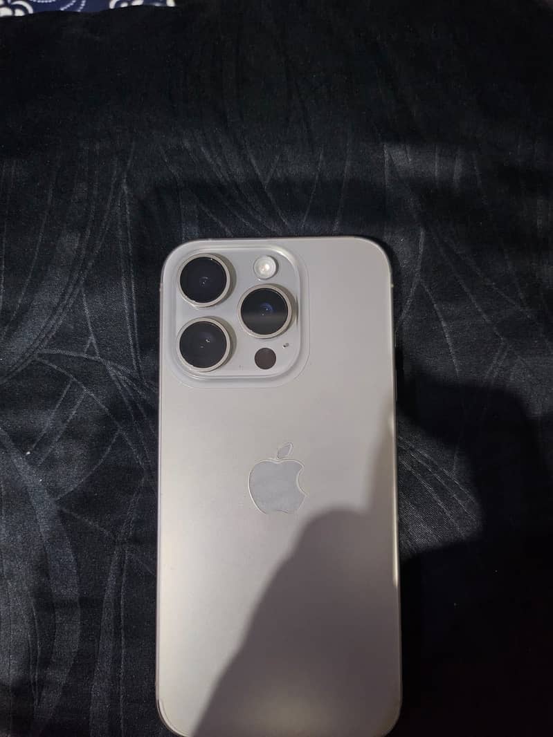 Apple iPhone 15 Pro 0