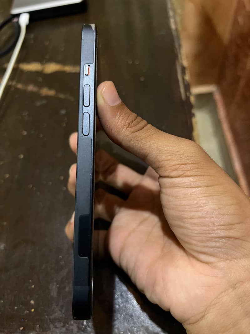 Apple iPhone 14 3