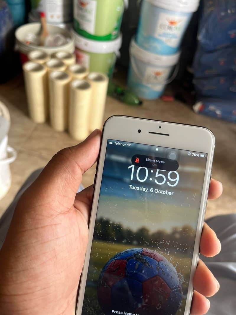 Apple iPhone 7 Plus 0