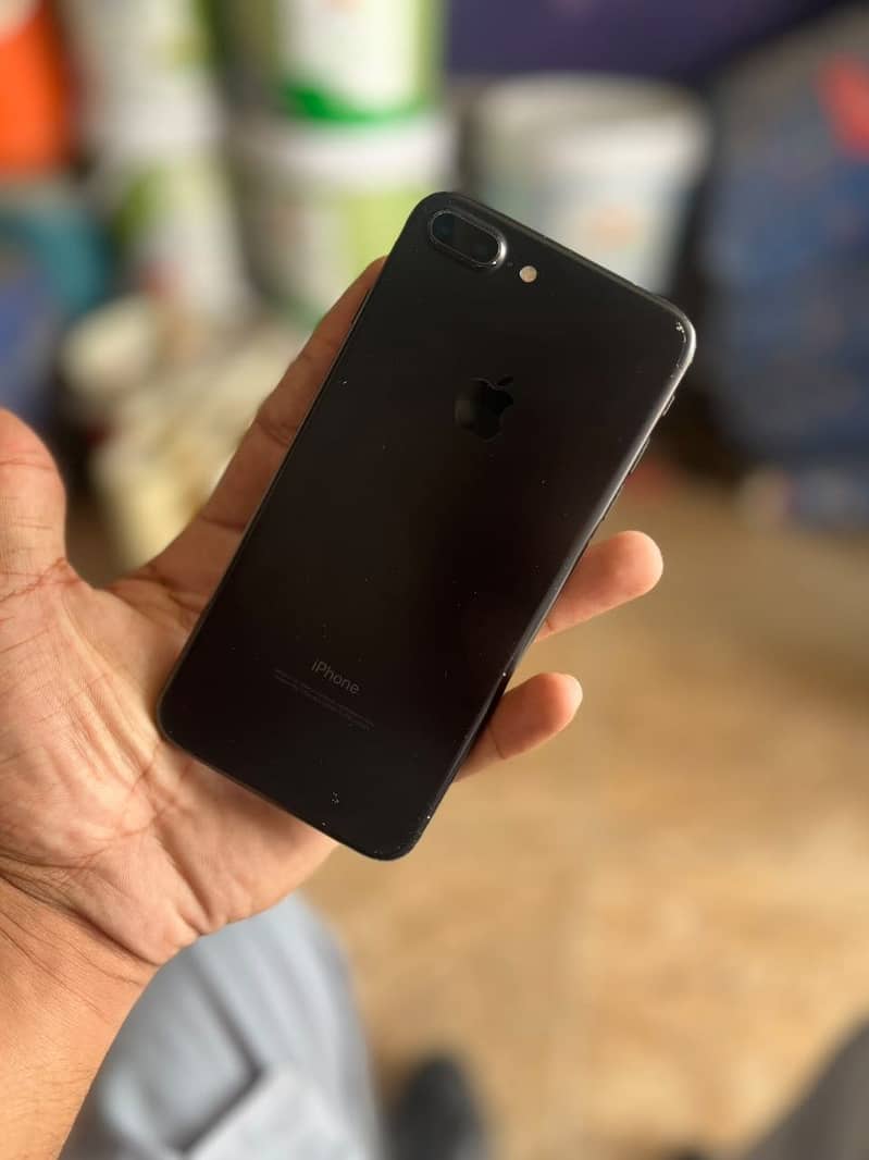 Apple iPhone 7 Plus 3
