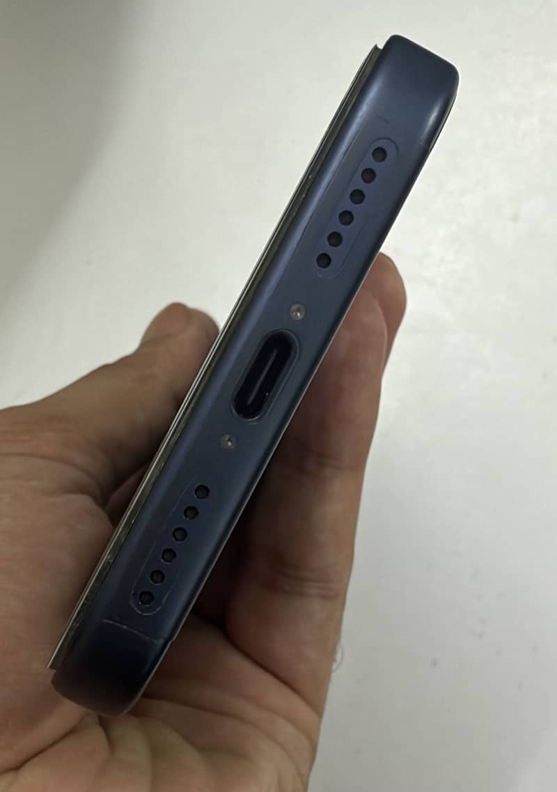 Apple iPhone 17 Pro Max 4