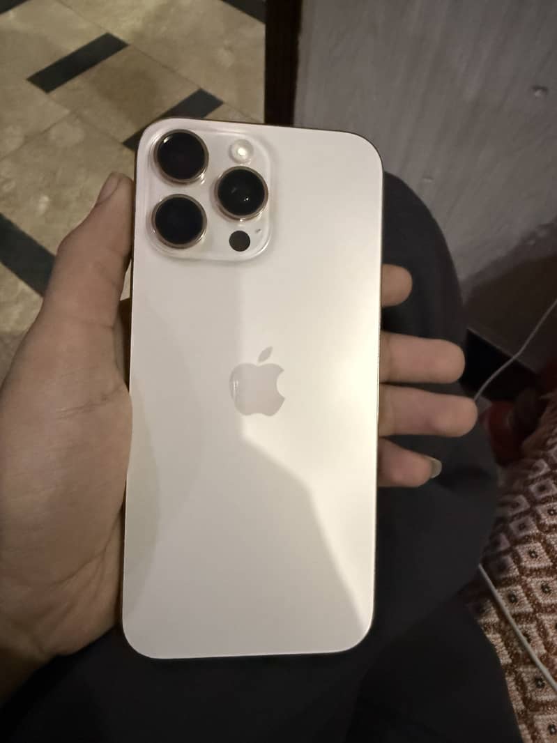 Apple iPhone 16 Pro Max 0