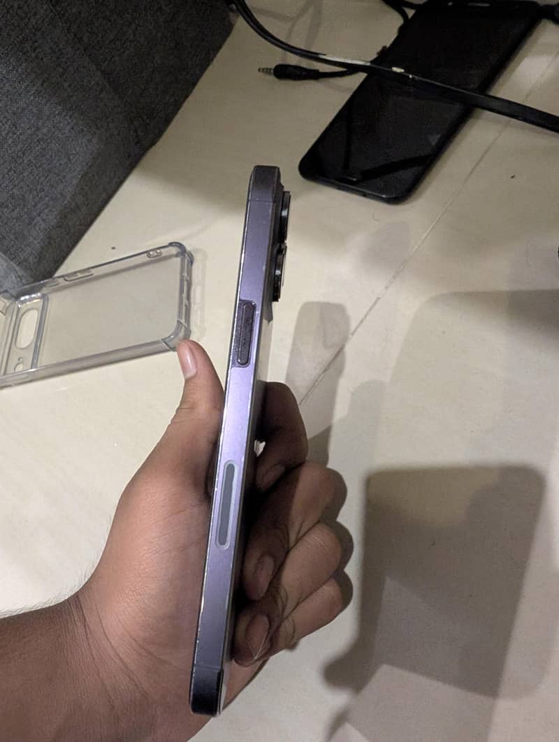 Apple iPhone 14 Pro Max 2