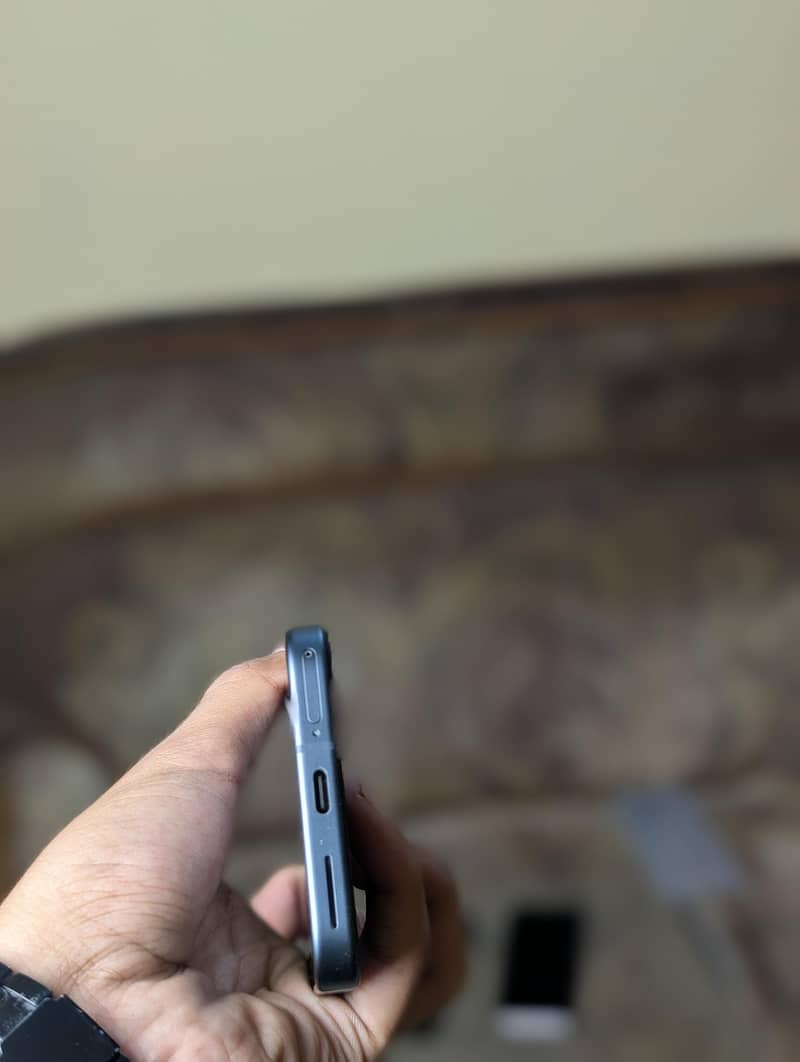 Google Pixel 9 4