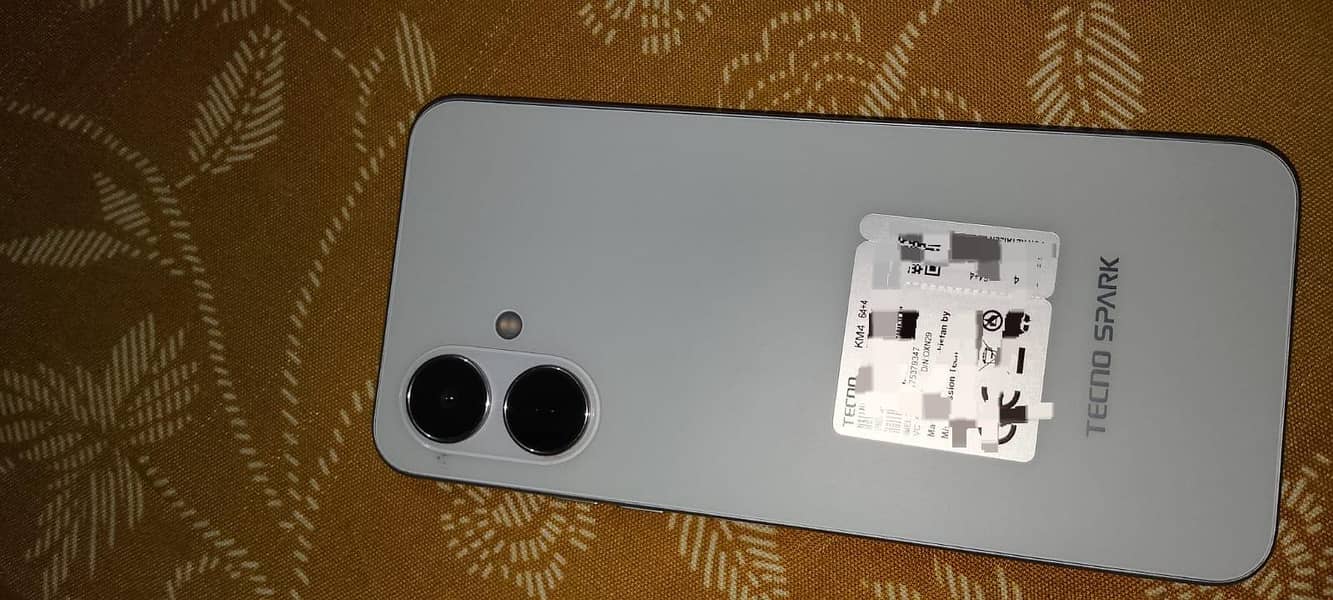 Tecno Spark Go 2 3