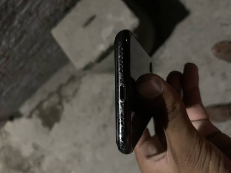 Apple iPhone XS 4
