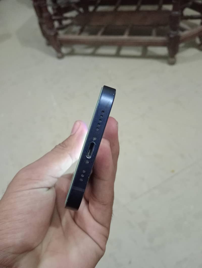 Apple iPhone 12 2