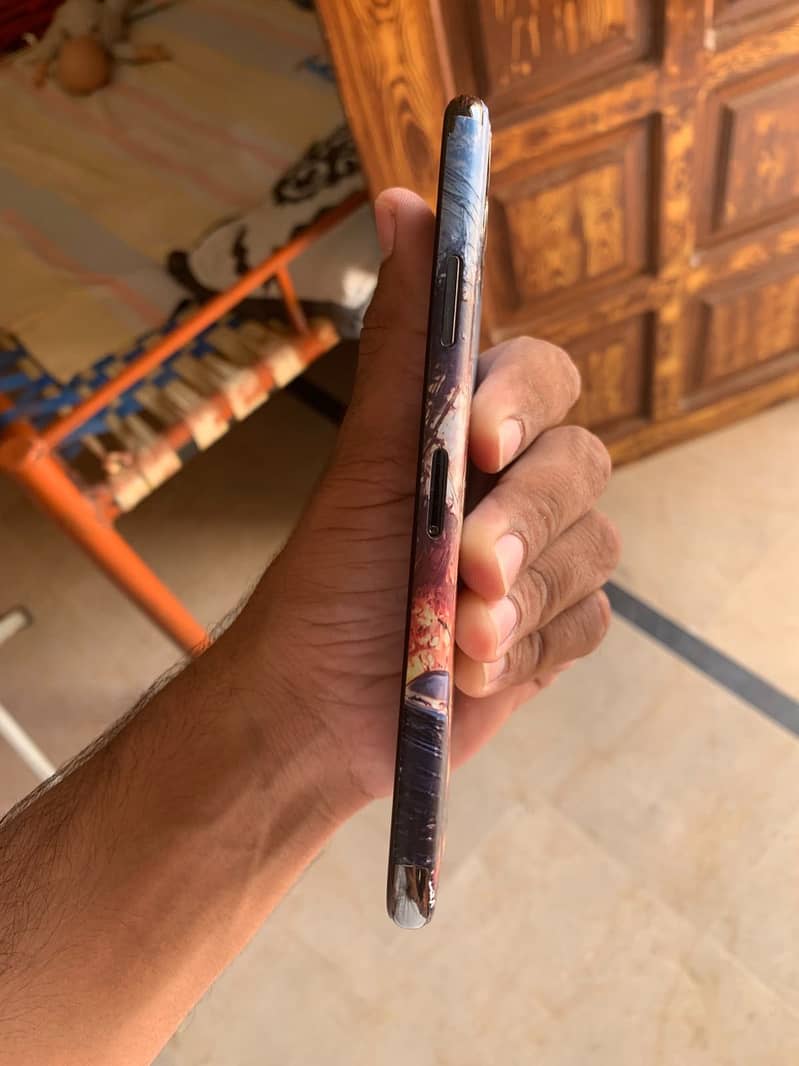 Apple iPhone 11 Pro Max 1
