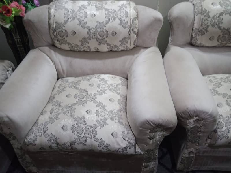 7 seater sofa set with  small table 5