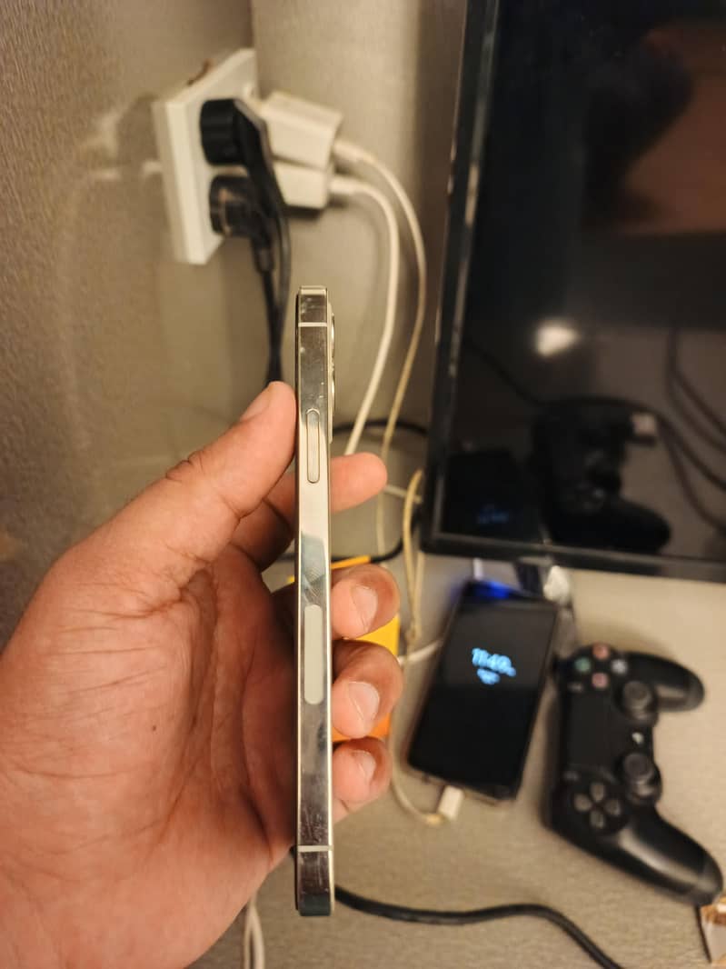 Apple iPhone 12 Pro 2