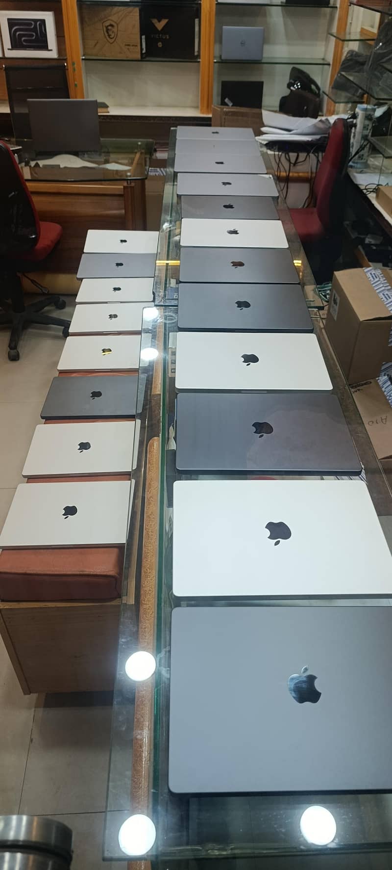 Apple MacBook M1, M2, 1