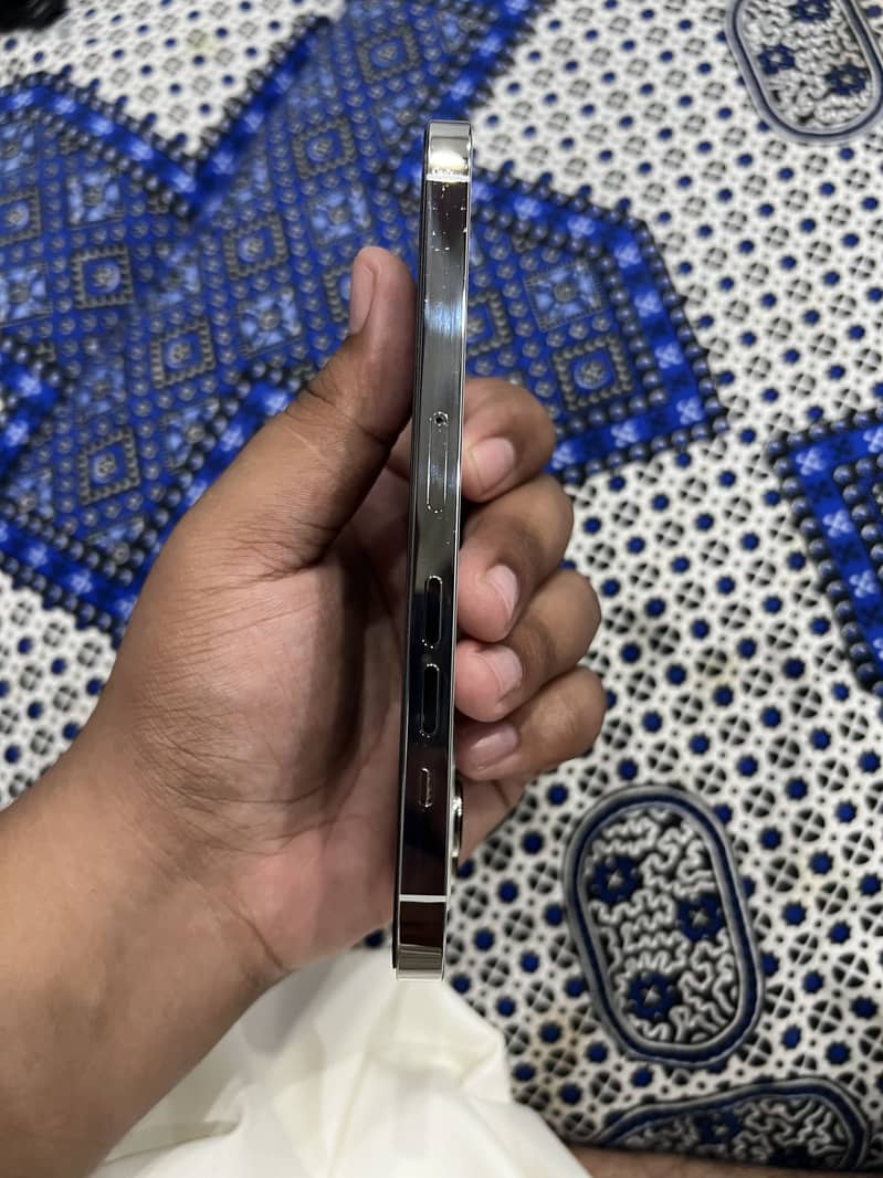 Apple iPhone 13 Pro 0