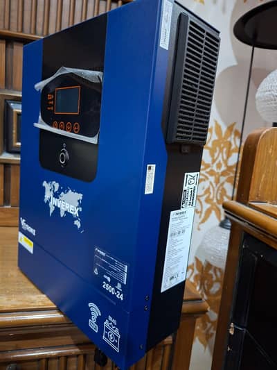 inverex Veyron II Premium 2500VA new condition