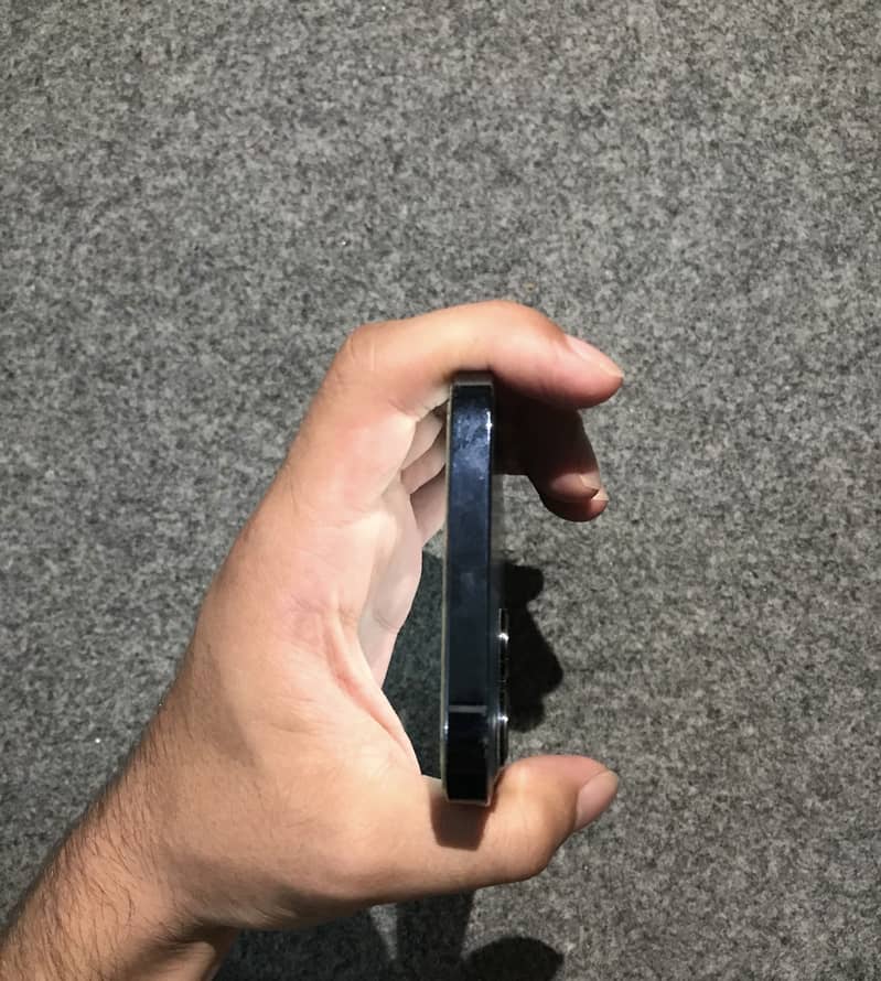 Apple iPhone 12 Pro Max 3