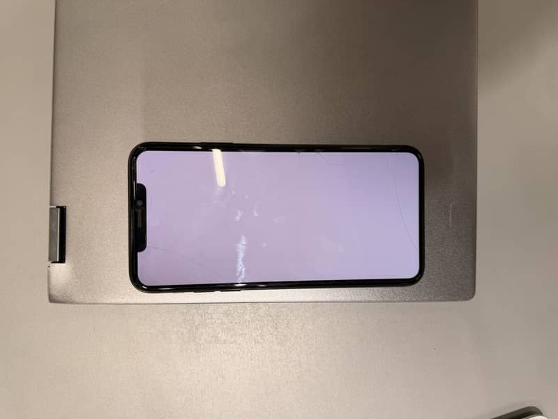 Apple iPhone 11 Pro Max 2