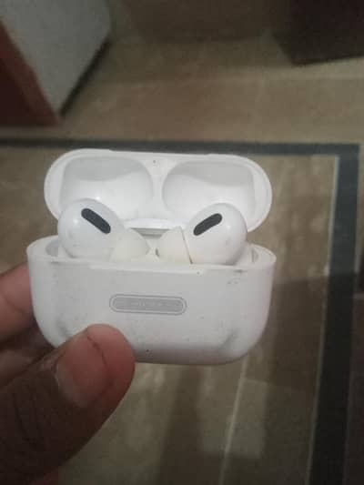 micro speed airpods pro copy -faulty/for parts only