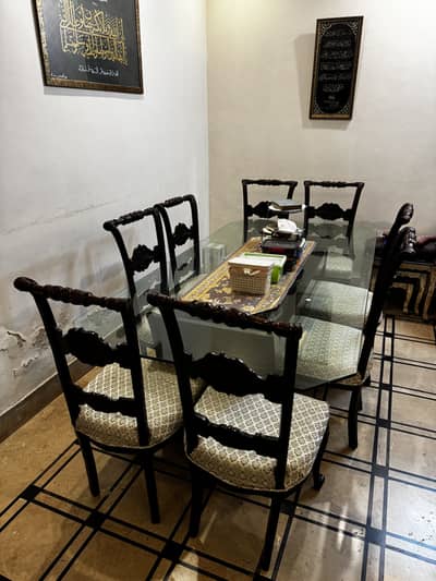 Dinning table for sale