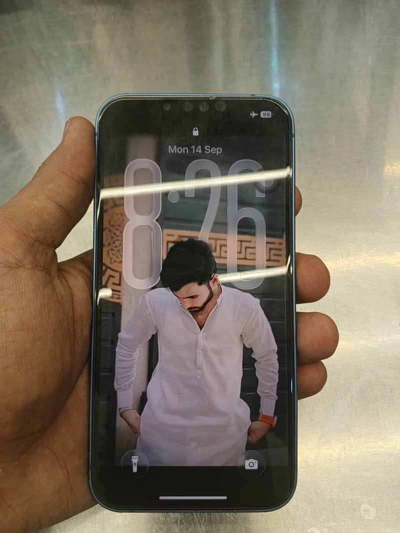Apple iPhone 13 1