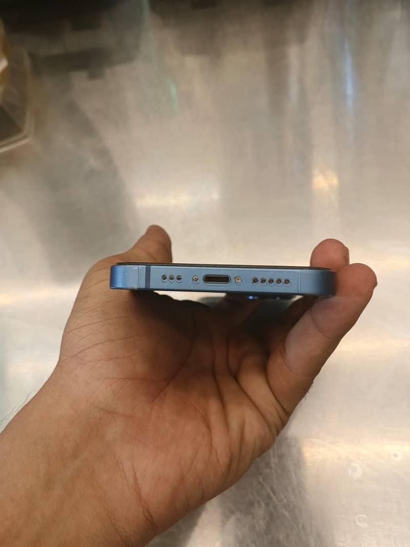 Apple iPhone 13 3