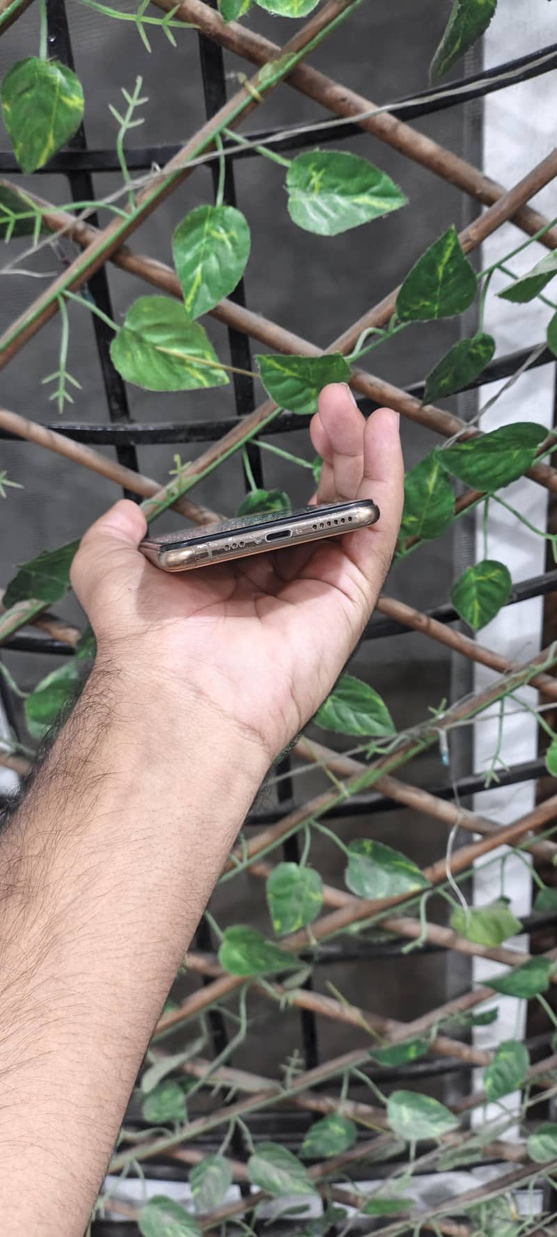 Apple iPhone XS 3
