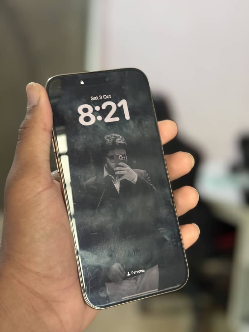 Apple iPhone 16 Pro Max 1