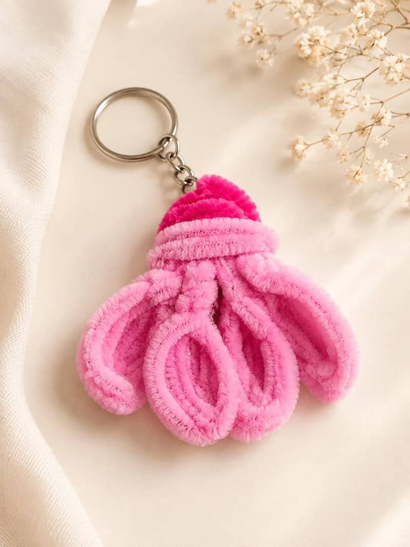 Pipe cleaner keychain 1