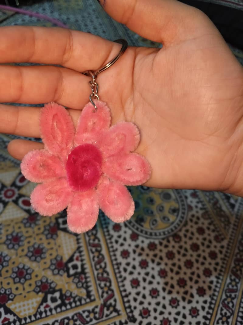 Pipe cleaner keychain 3