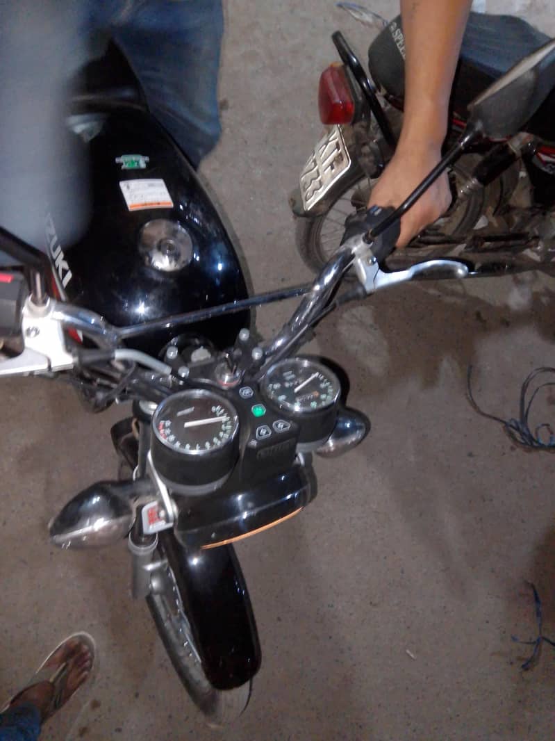Suzuki 150Gr 3