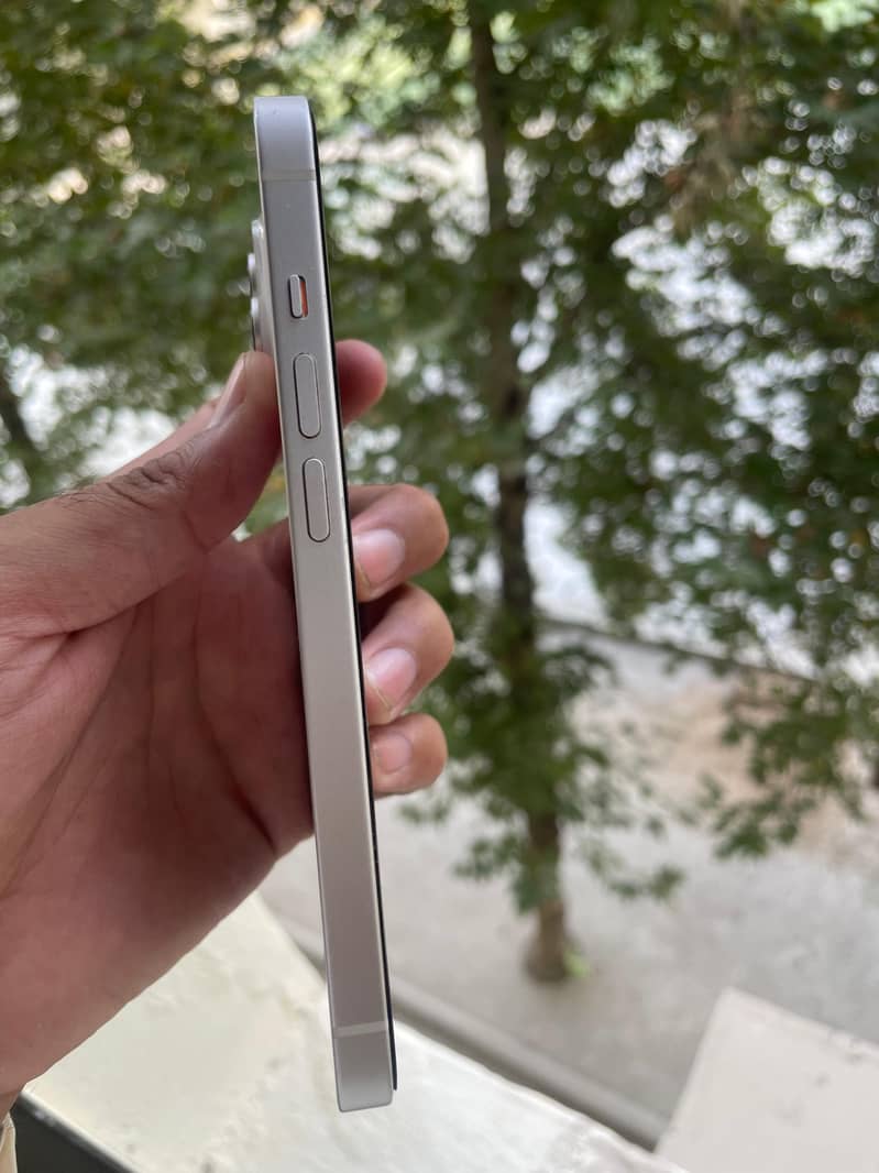 Apple iPhone 14 jv 1