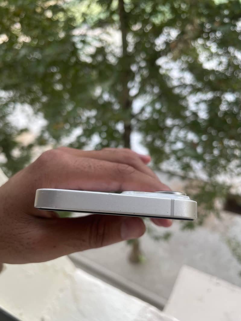 Apple iPhone 14 jv 4