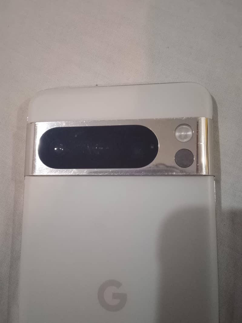 Google Pixel 8 Pro screen damaged 2