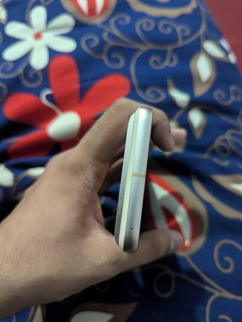 Google Pixel 8 3