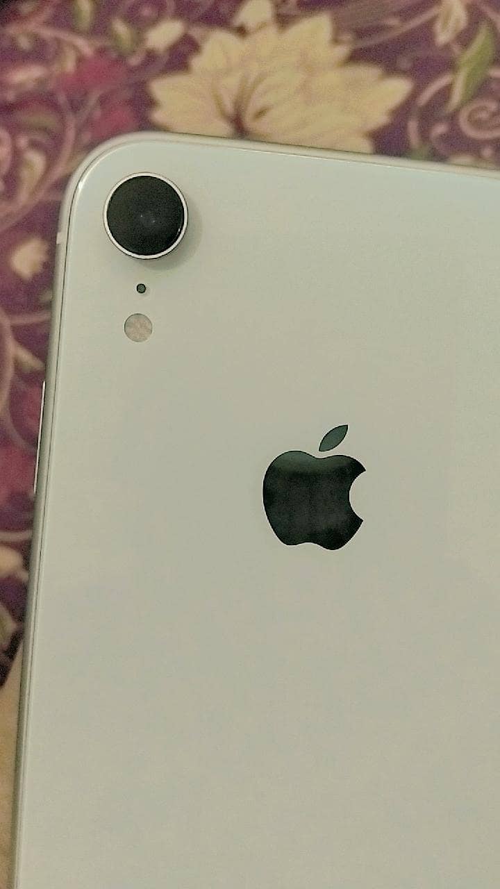 Apple iPhone XR 3