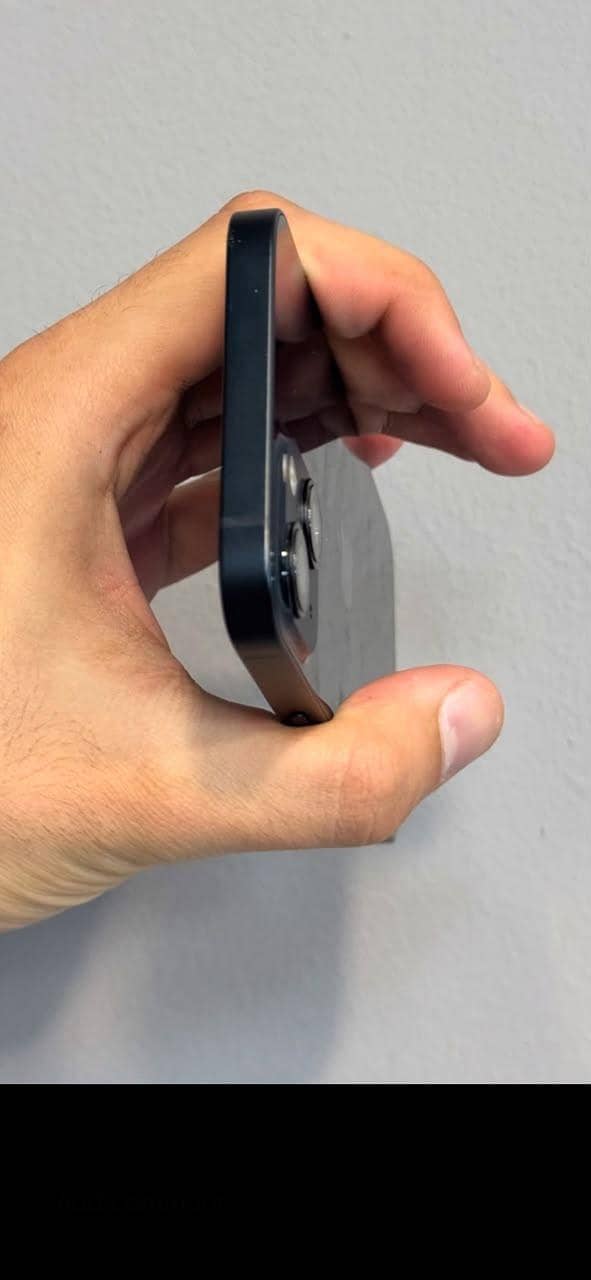 Apple iPhone 13 2
