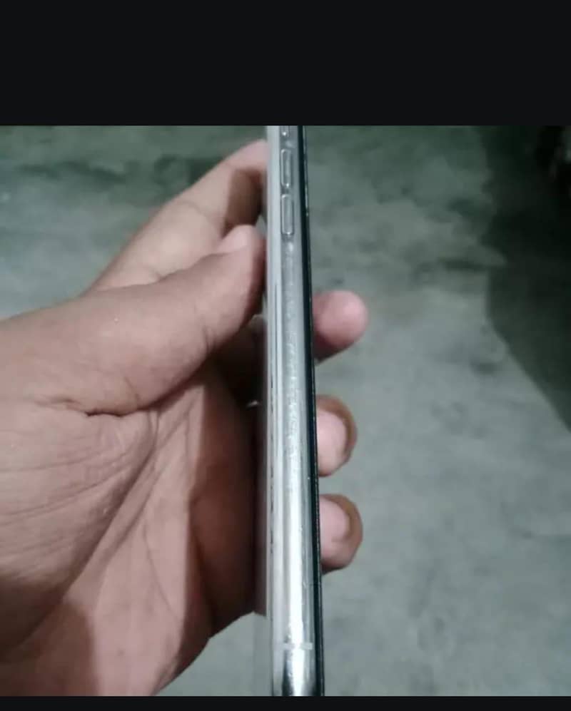 Apple iPhone XS 1