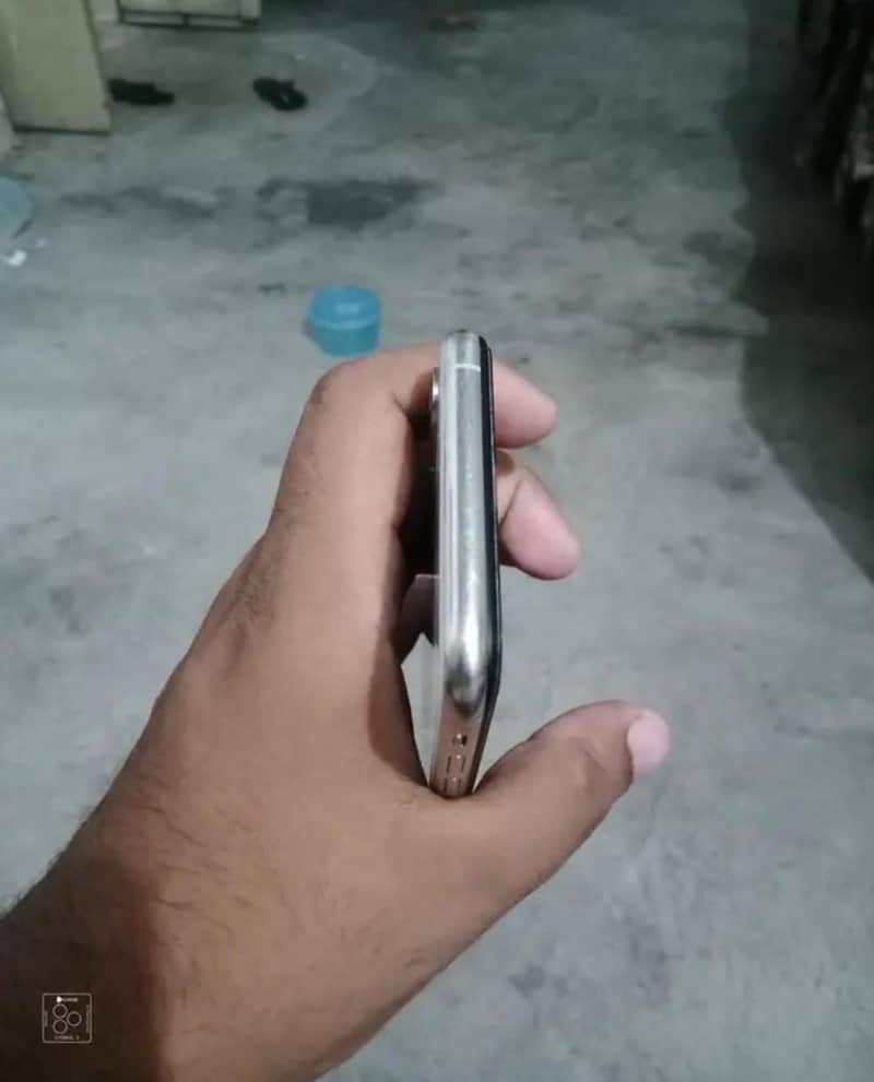 Apple iPhone XS 6
