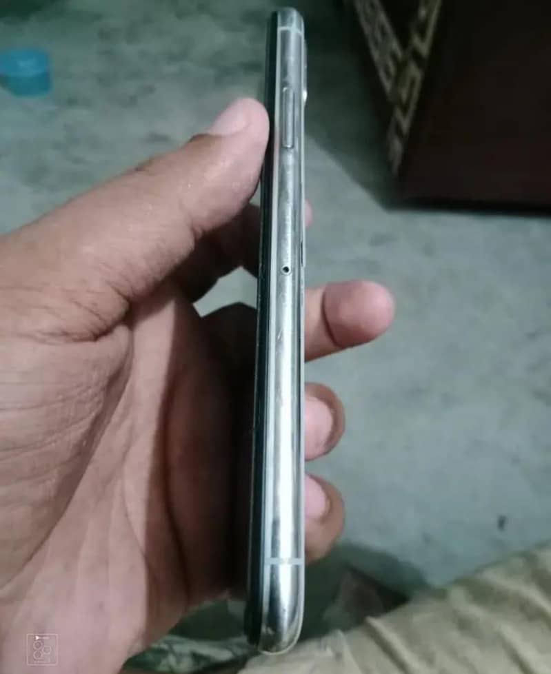 Apple iPhone XS 7