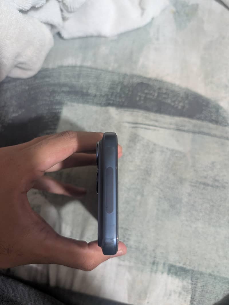 Apple iPhone 17 Pro Max 2