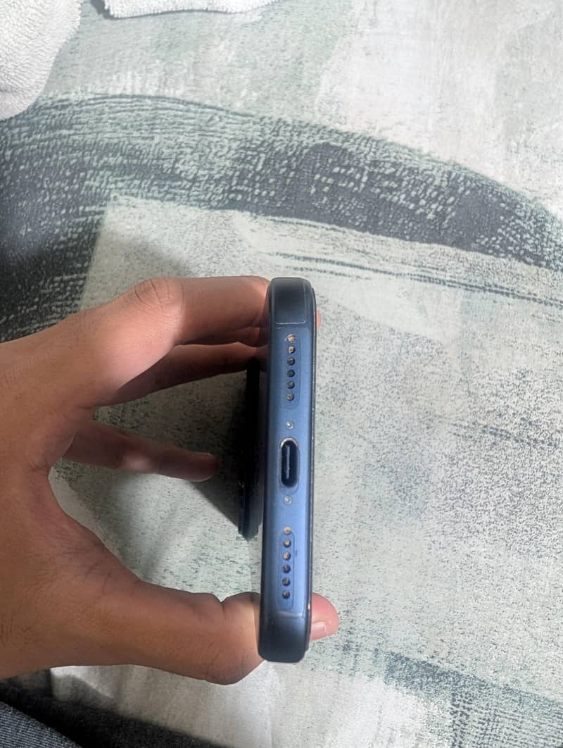 Apple iPhone 17 Pro Max 4