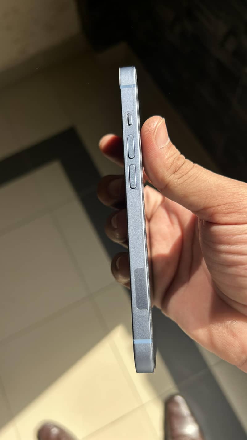 Apple iPhone 14 4