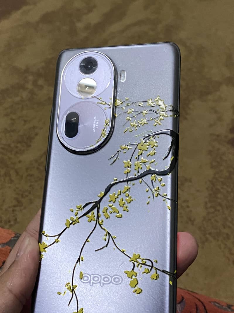OPPO Reno11 0
